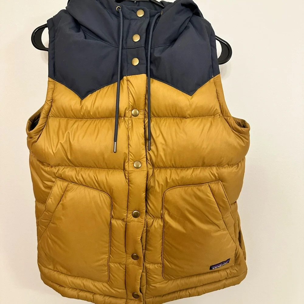 Patagonia Hooded Bivy Down Vest, Women’s medium, nest brown/navy - Picture 2 of 5